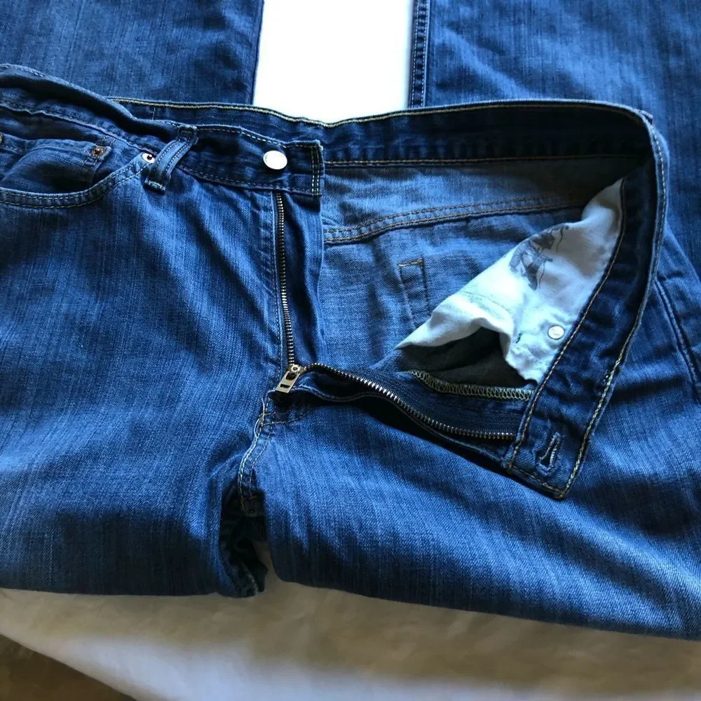 Levi's Mens Jeans slightly faded blue straight leg 36 X 30 - Picture 3 of 6